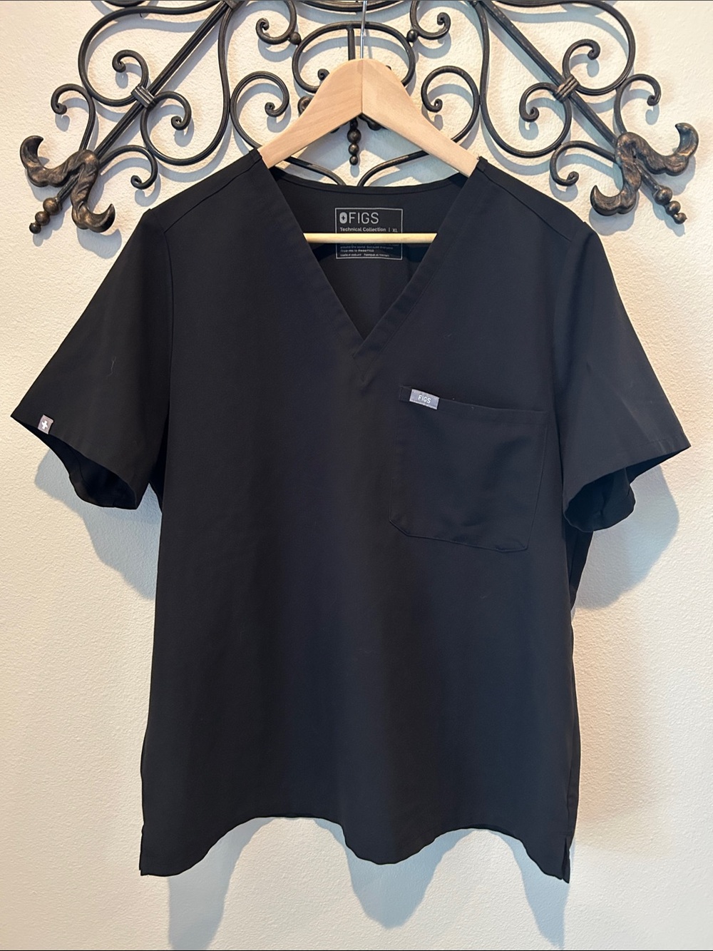 FIGS TECHNICAL COLLECTION SCRUB TOP "CATARINA"